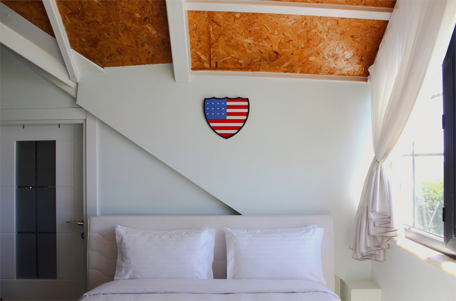 AMERICAN FLAG SHIELD View 7